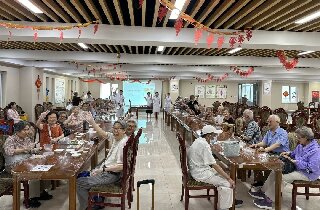 康健与欢喜偕行，，，，共筑幸福晚年生涯——富易堂fyt养护中心开展康健活动